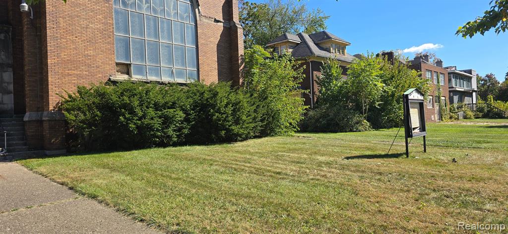 main property photo 6