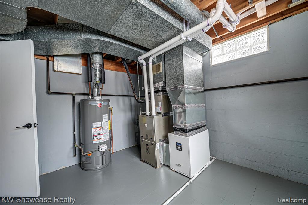 main property photo 36