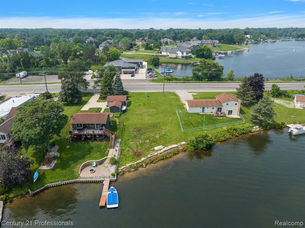 main property photo 6
