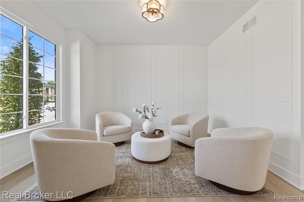 property viewer photo 46
