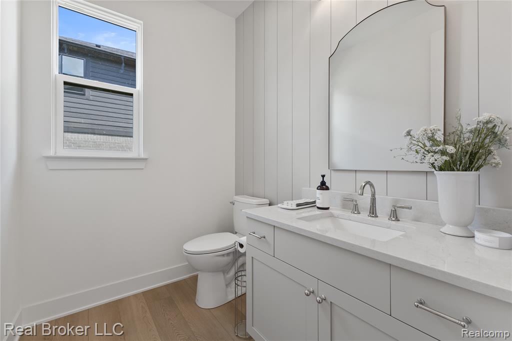 property viewer photo 48