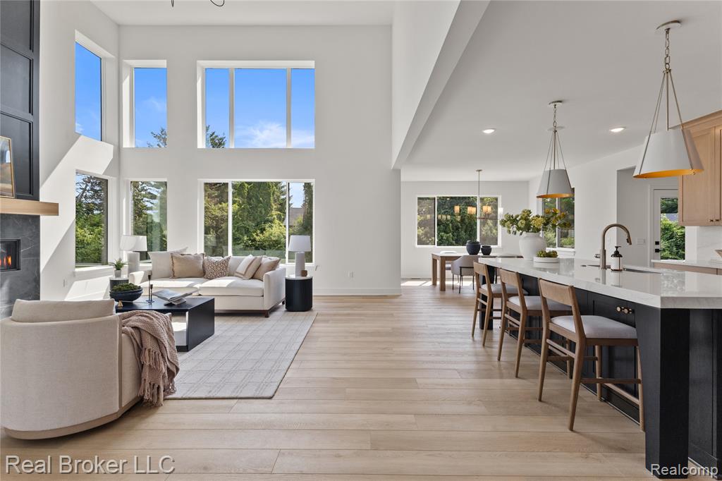 property viewer photo 50