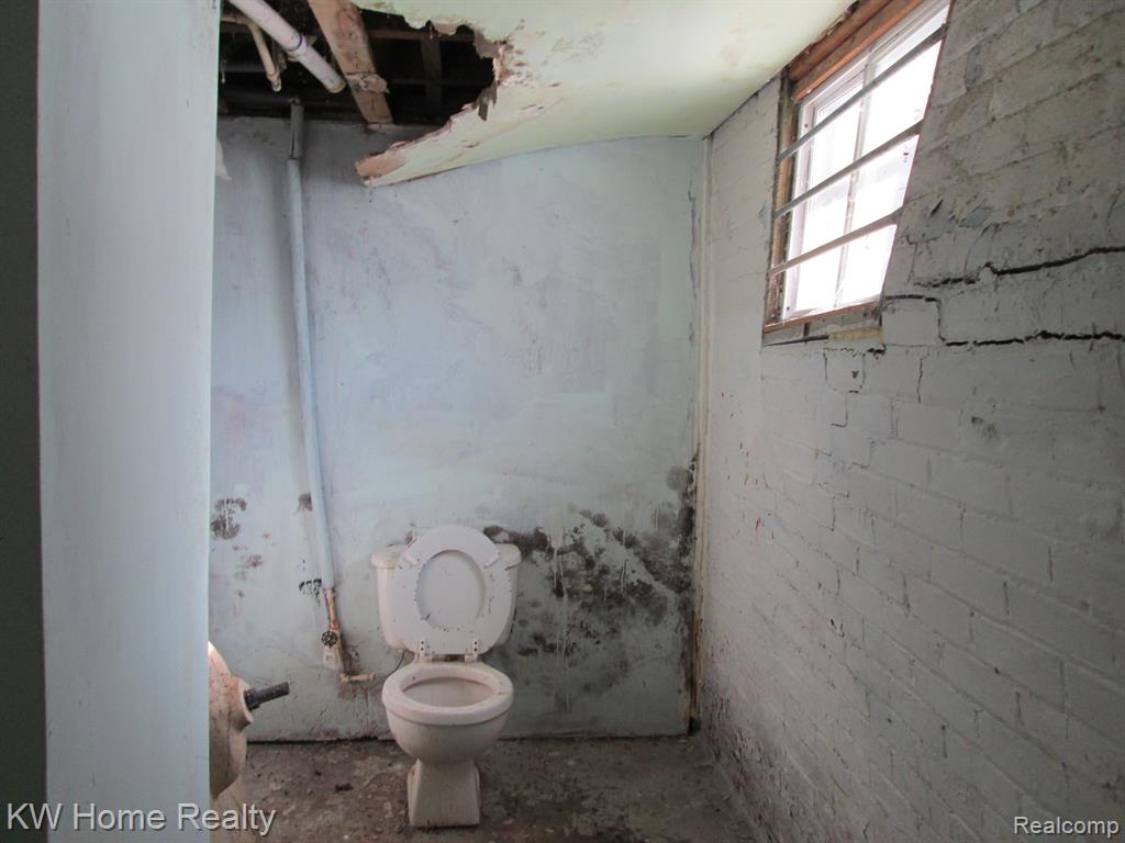 main property photo 15