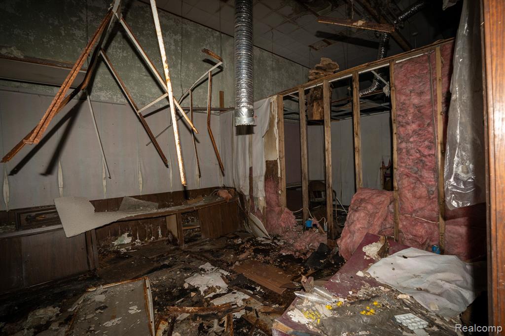 main property photo 13