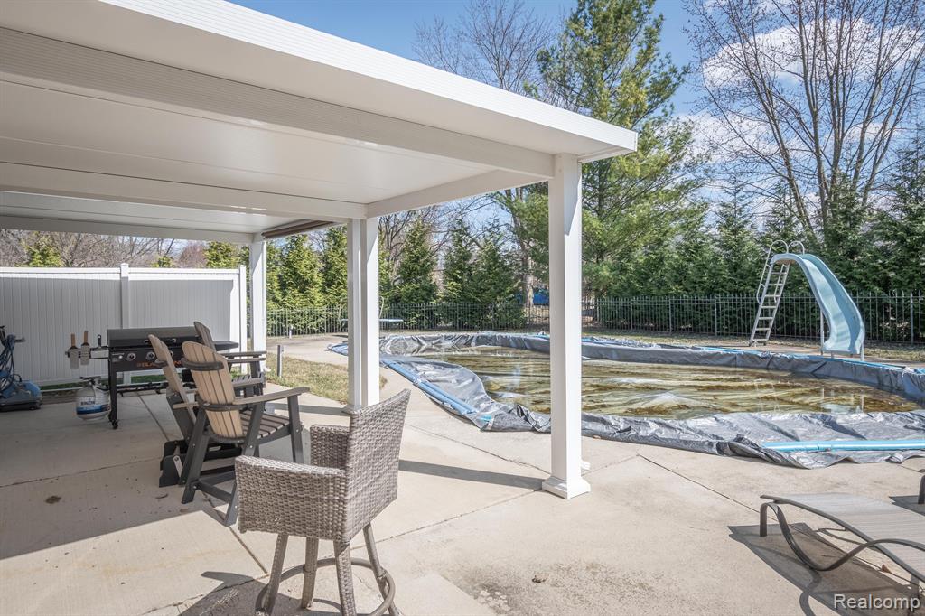 main property photo 51