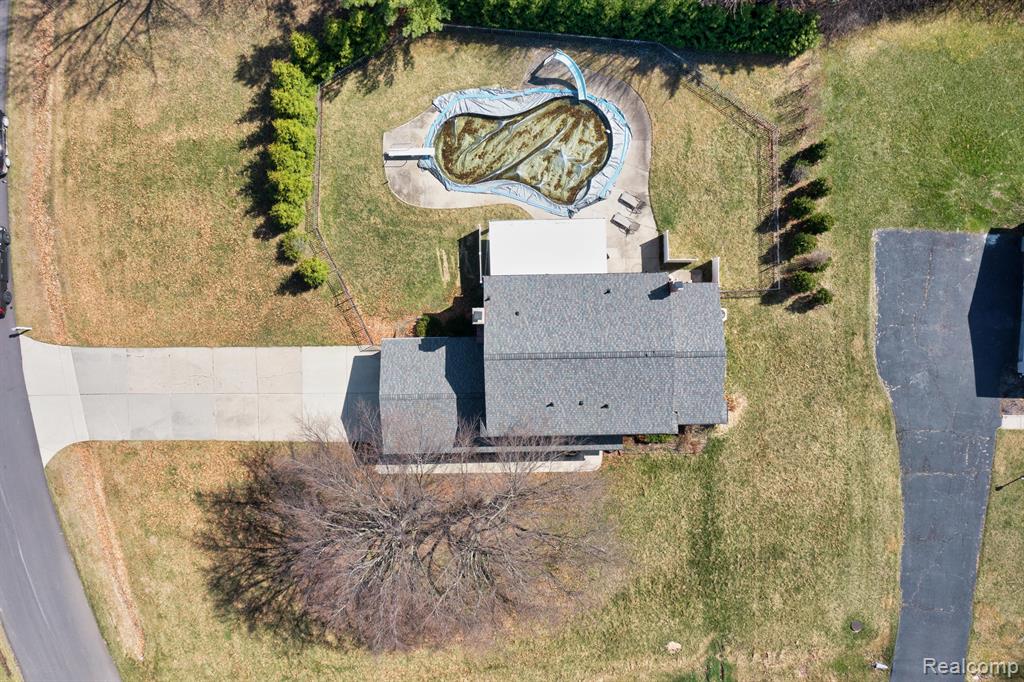 main property photo 58