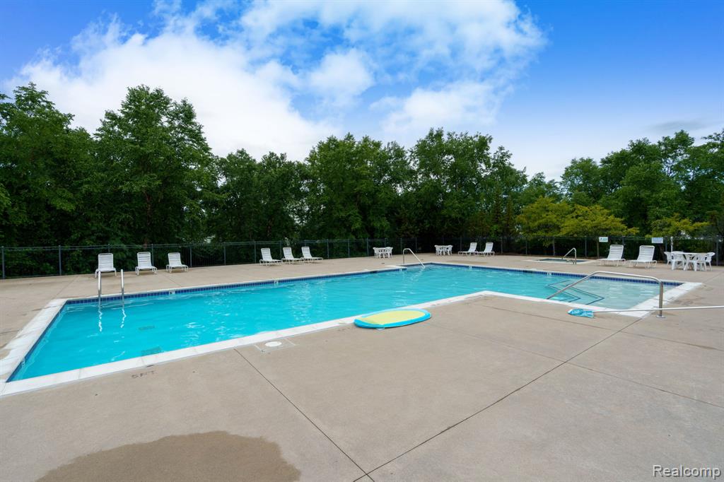 property viewer photo 36