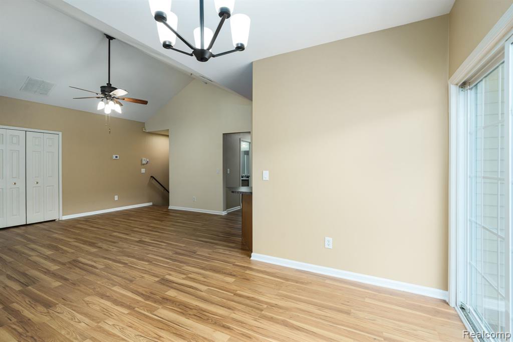 property viewer photo 7