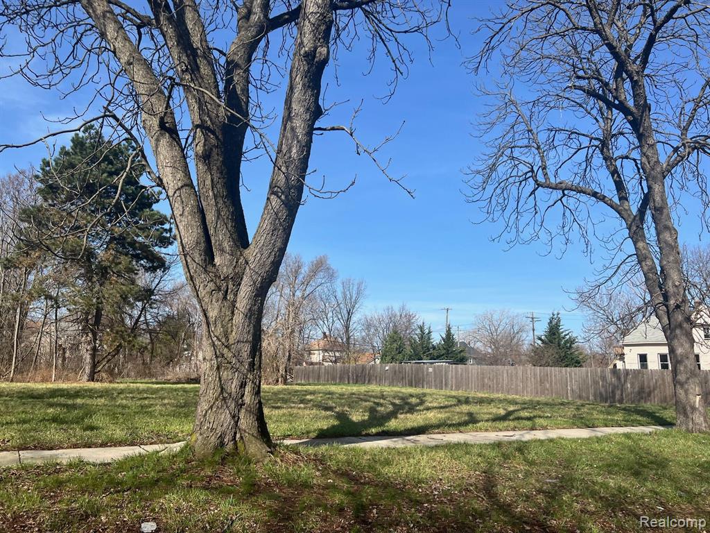main property photo 9