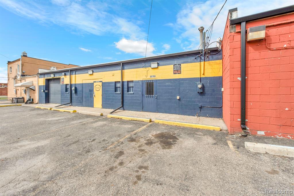 main property photo 6