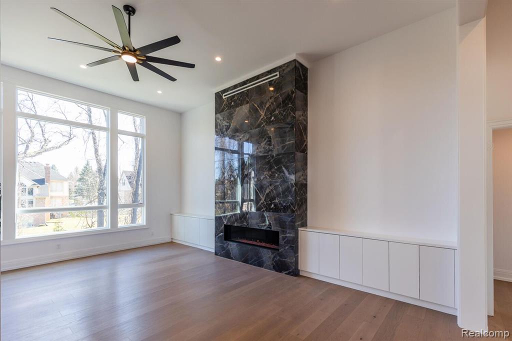 property viewer photo 12