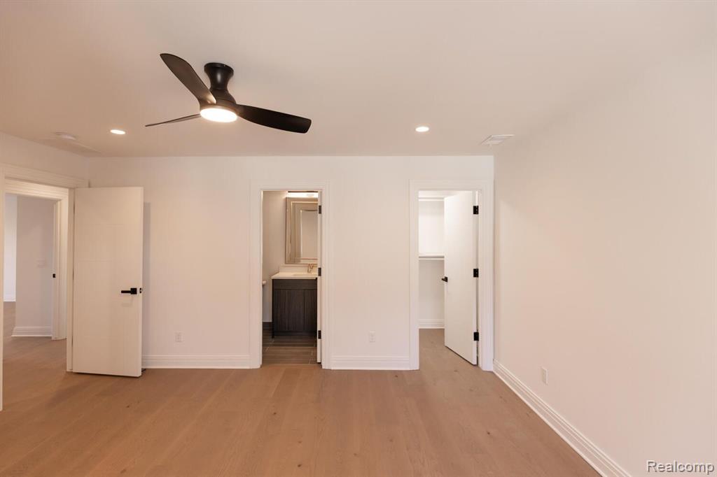 property viewer photo 25