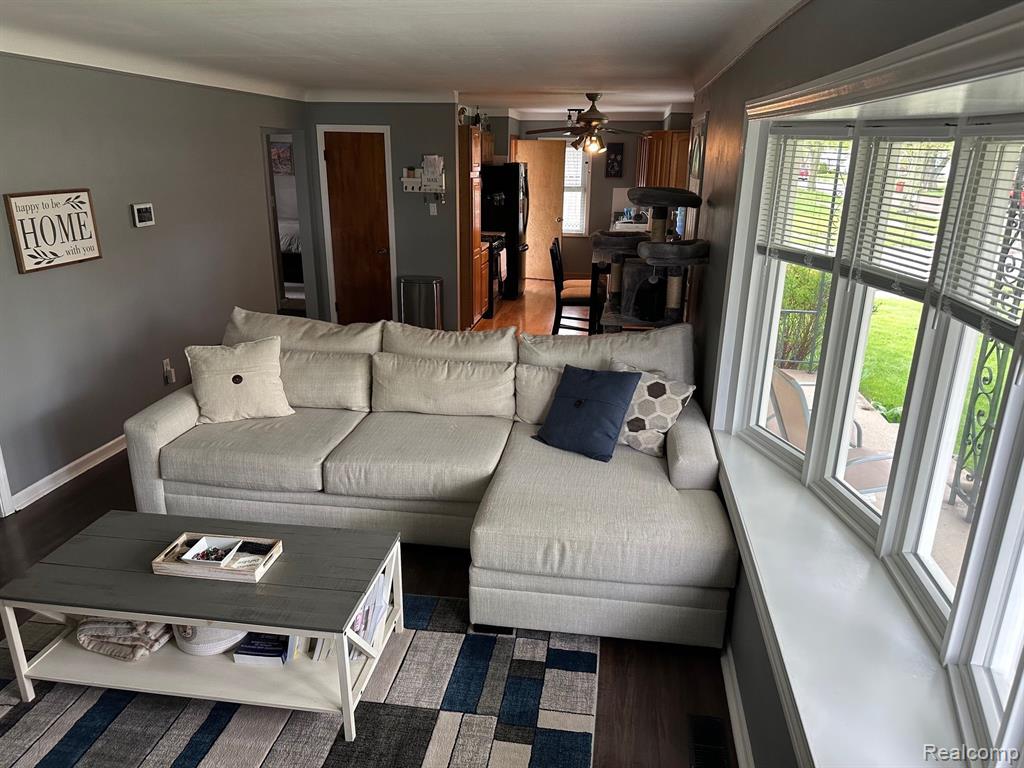 property viewer photo 5