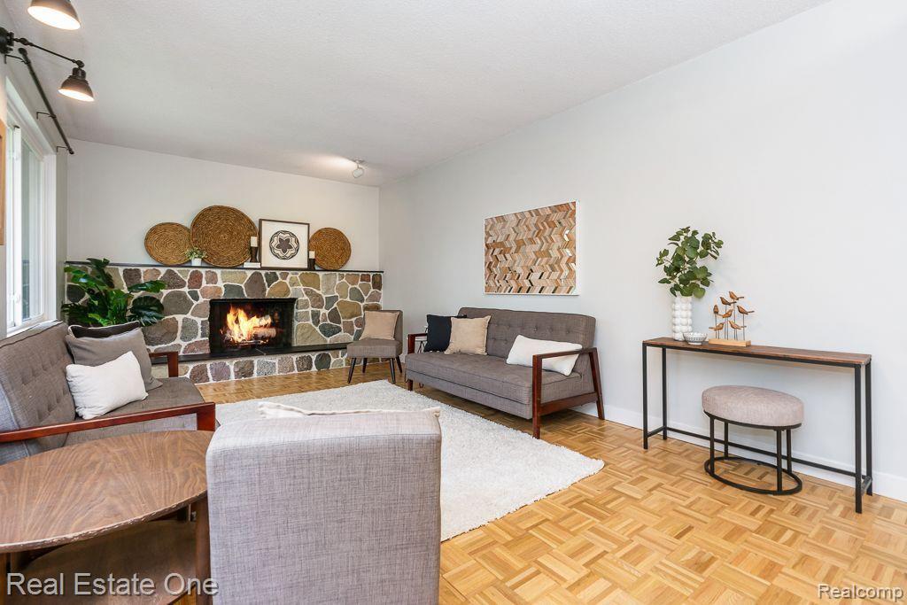 property viewer photo 11
