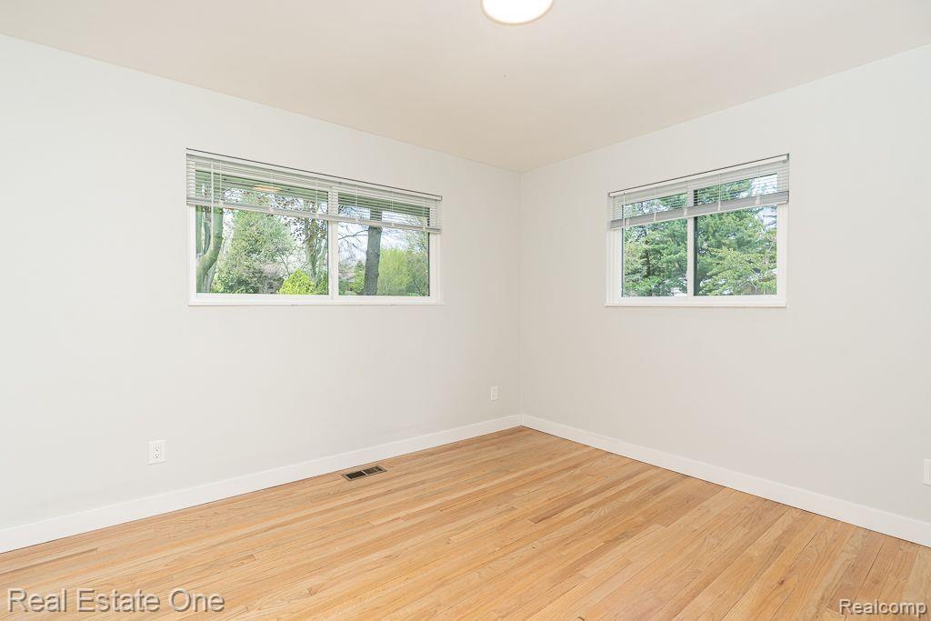 property viewer photo 15
