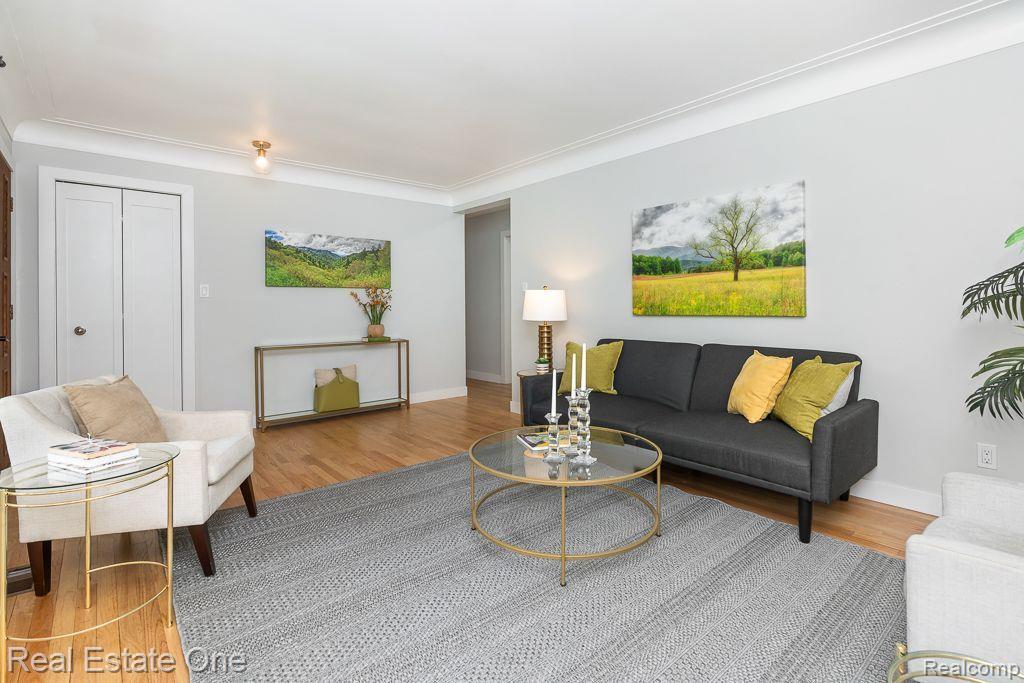 property viewer photo 3