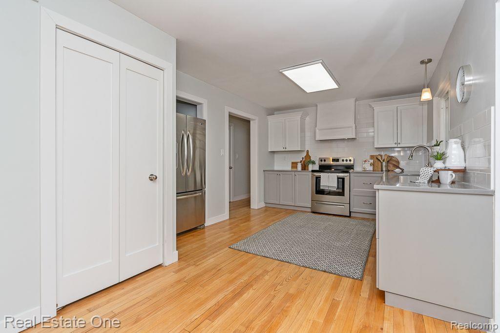 property viewer photo 6