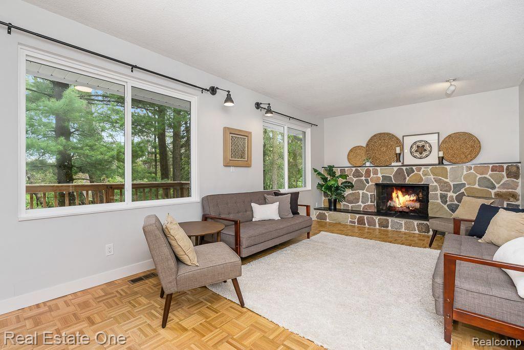 property viewer photo 8