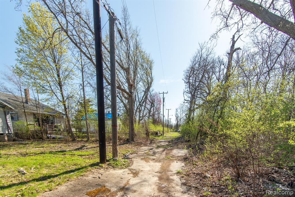 main property photo 18