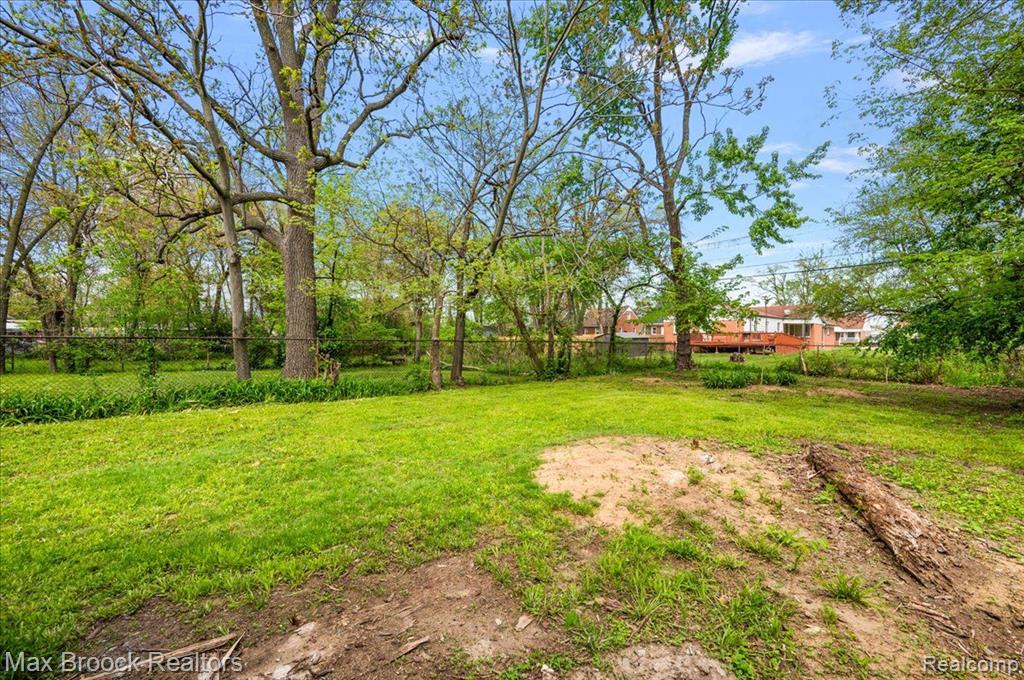 main property photo 32