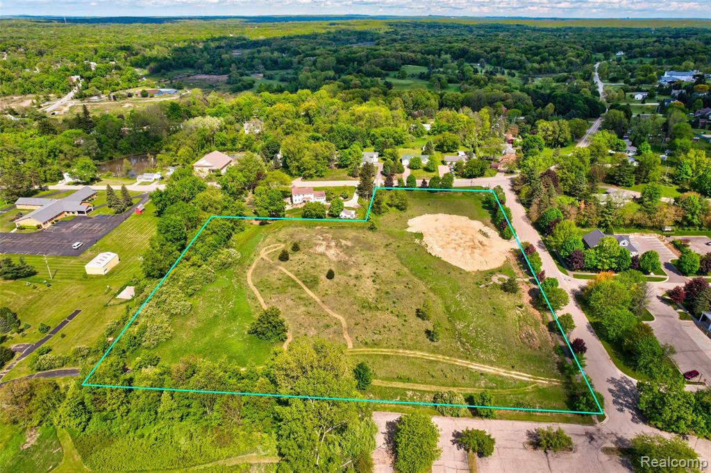 main property photo 11