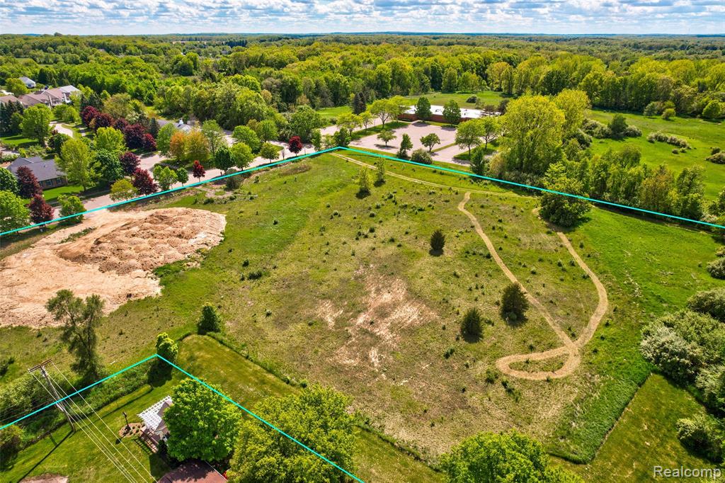 main property photo 13