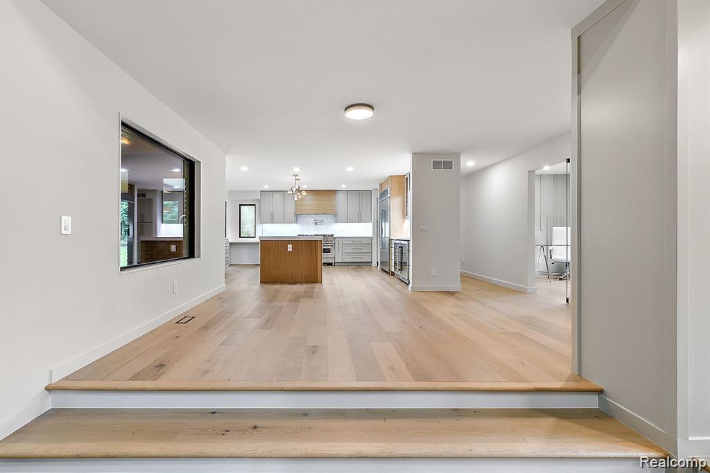property viewer photo 13