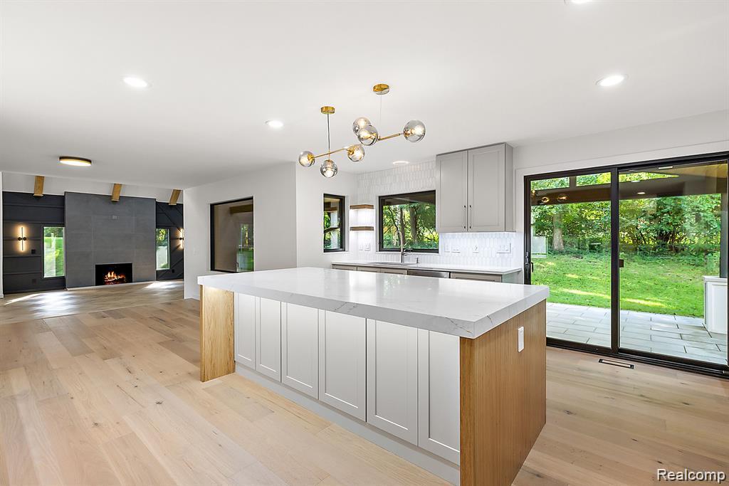 property viewer photo 16