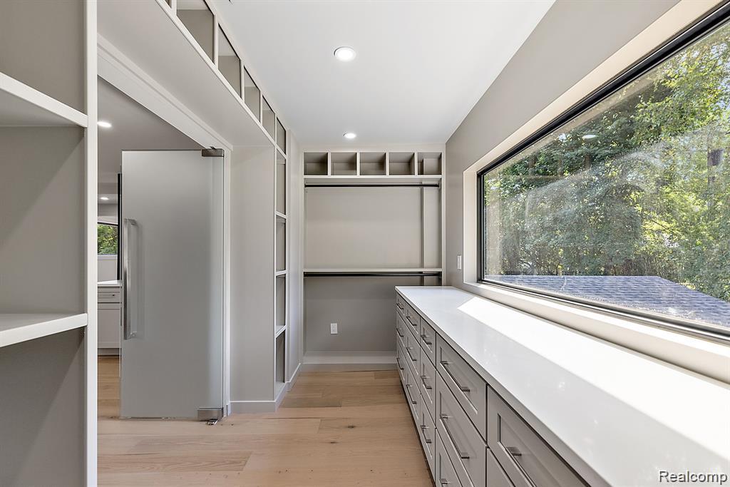 property viewer photo 42