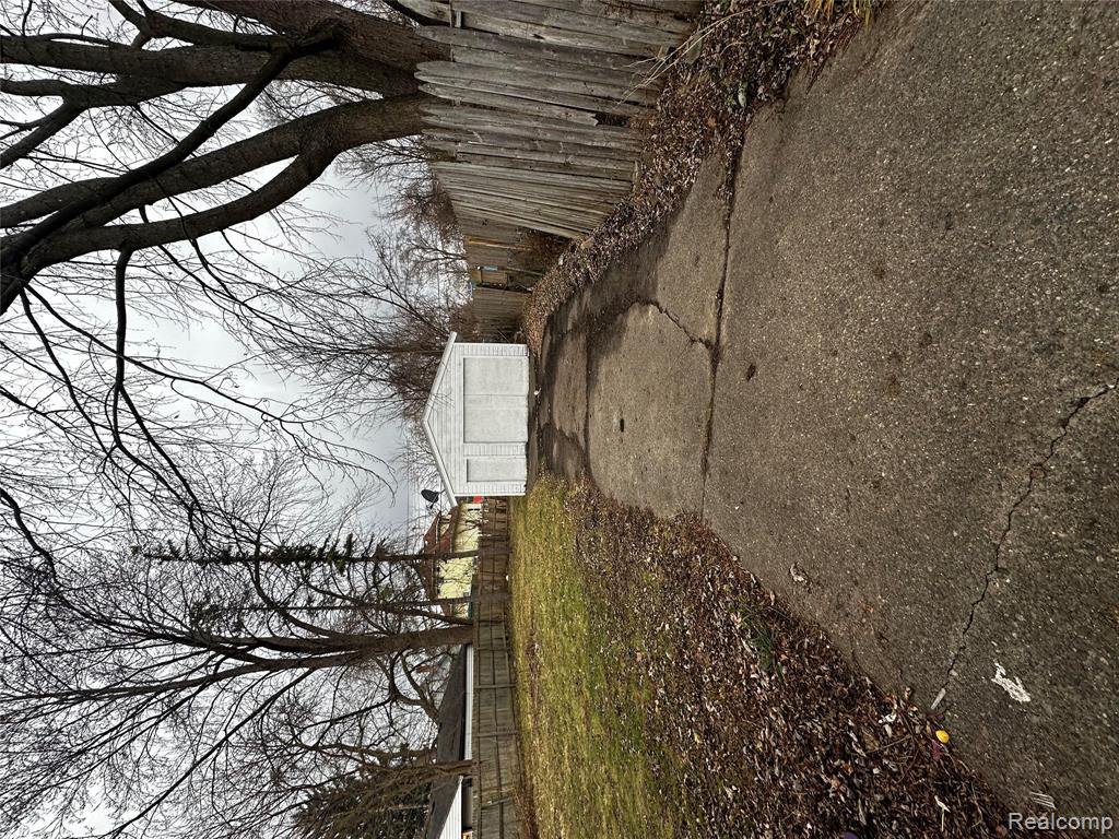 main property photo 13