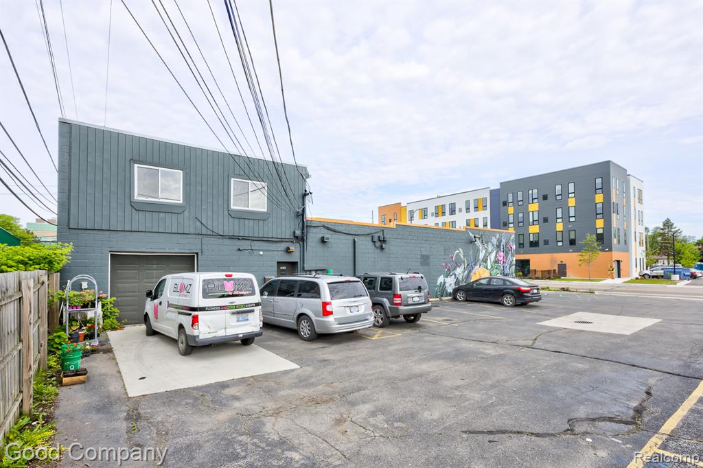 main property photo 5