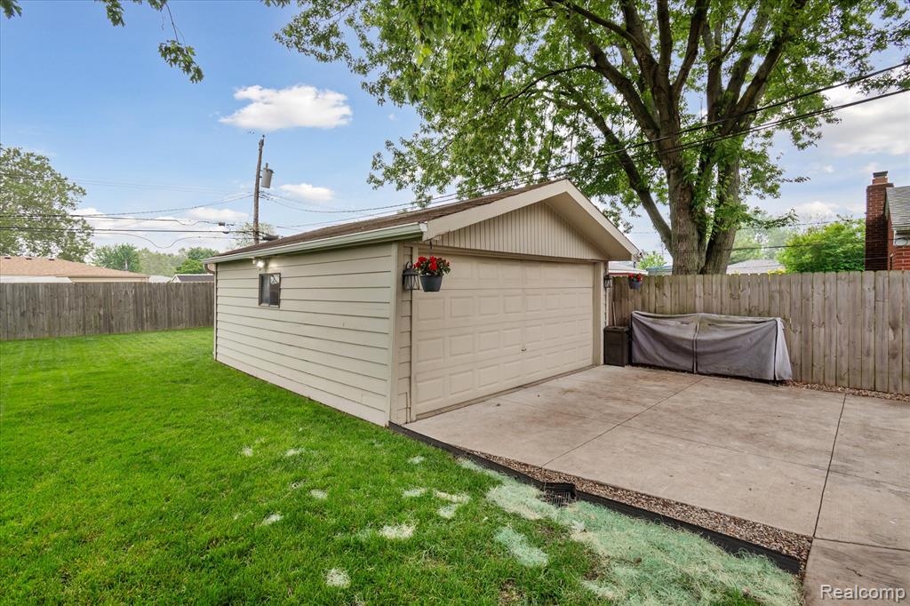 main property photo 42