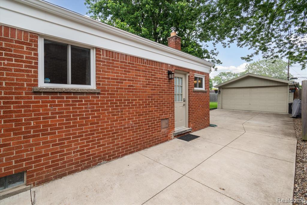 main property photo 43