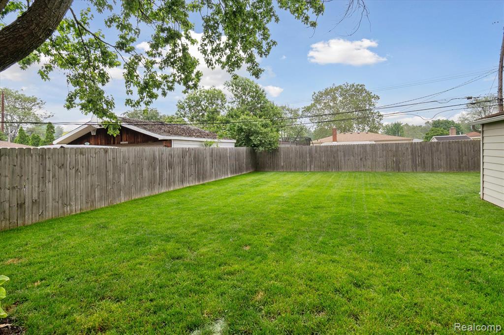 main property photo 44