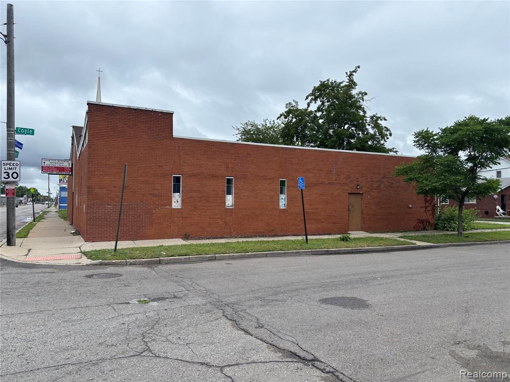 main property photo 20