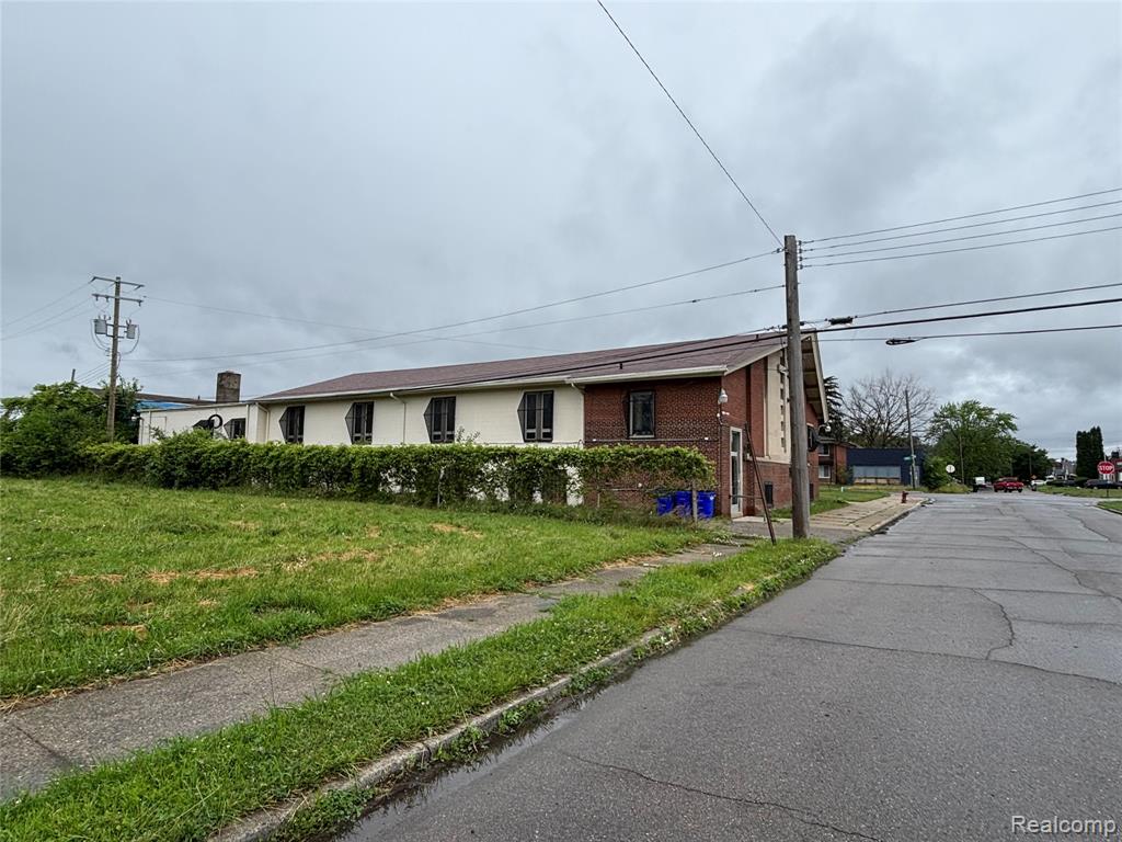 main property photo 28