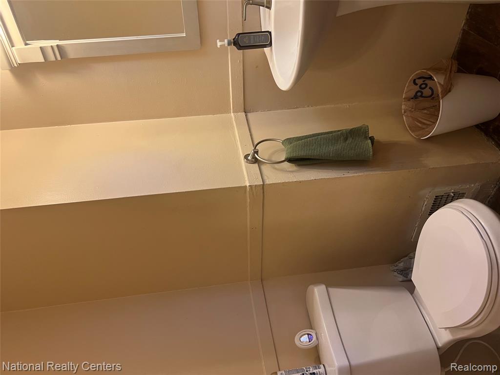 main property photo 51