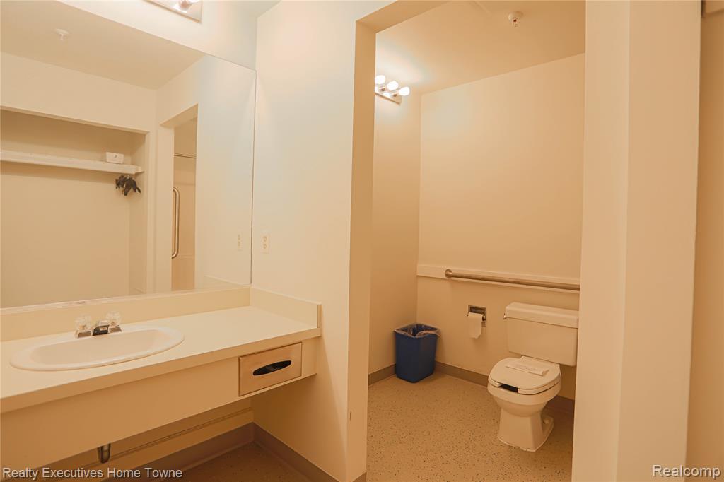 main property photo 59