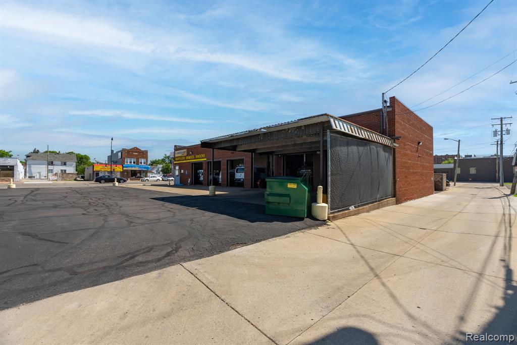 main property photo 36