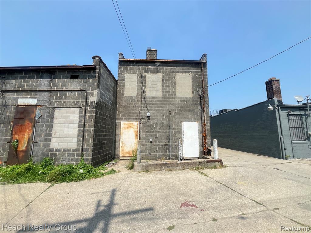 main property photo 24