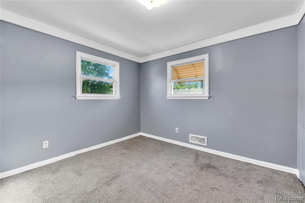 property viewer photo 6