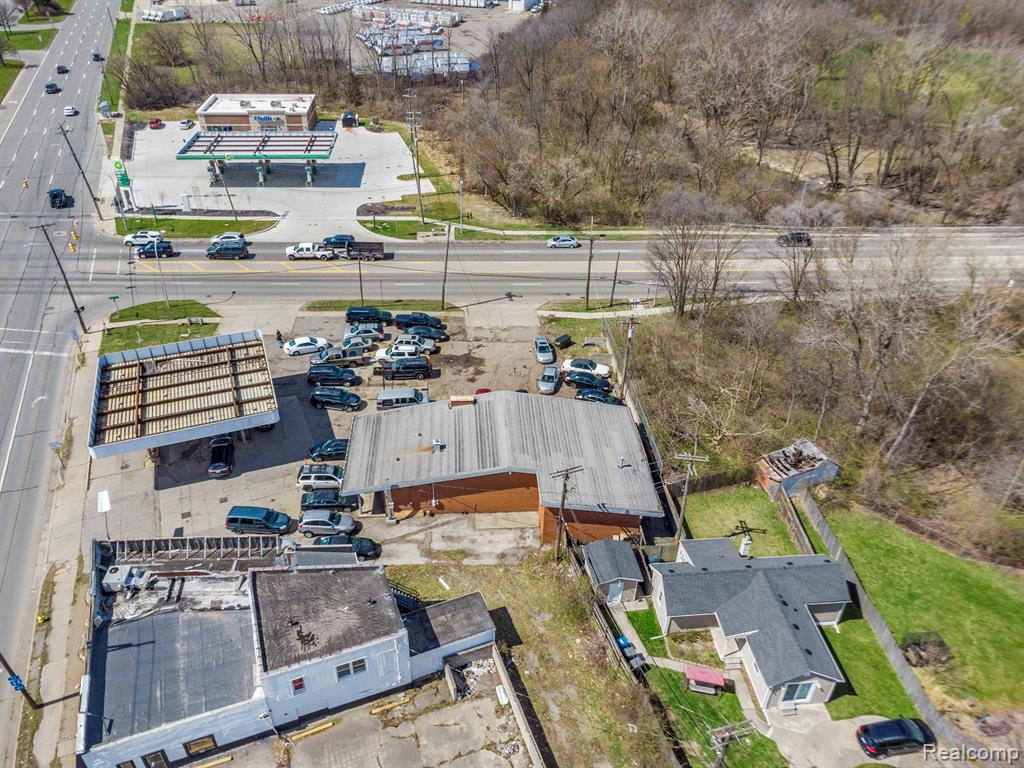main property photo 16