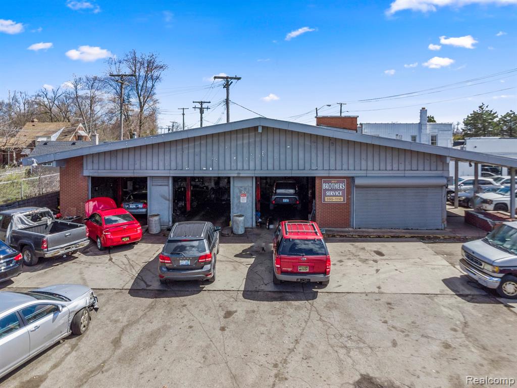 main property photo 23