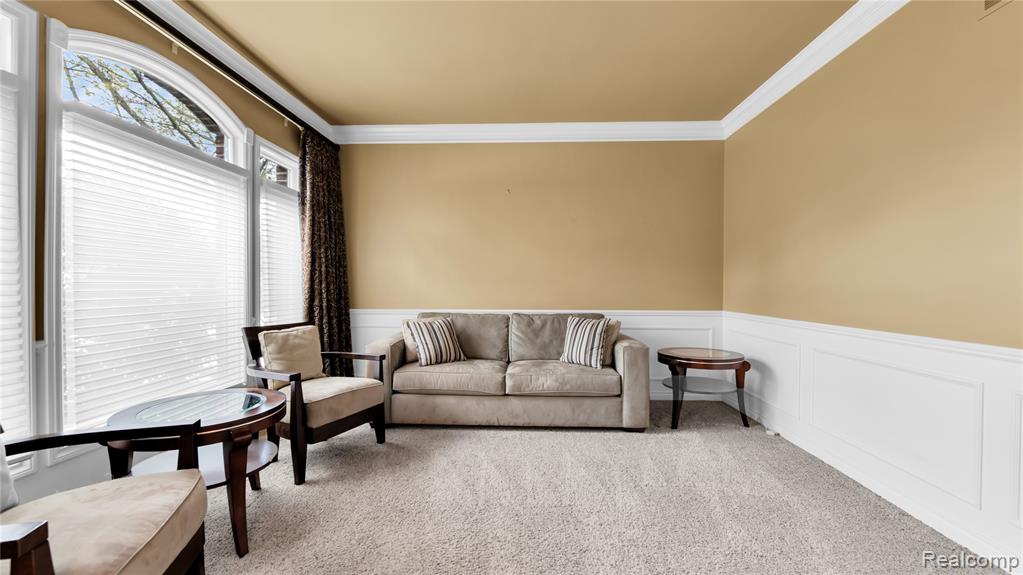 property viewer photo 9