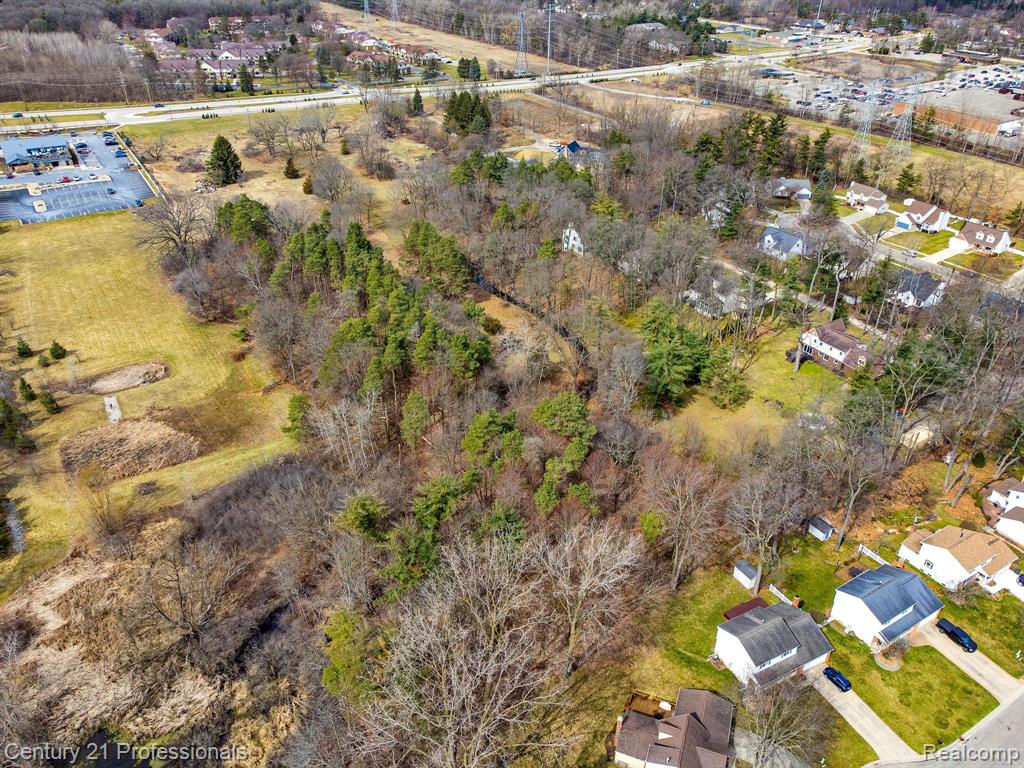 main property photo 18