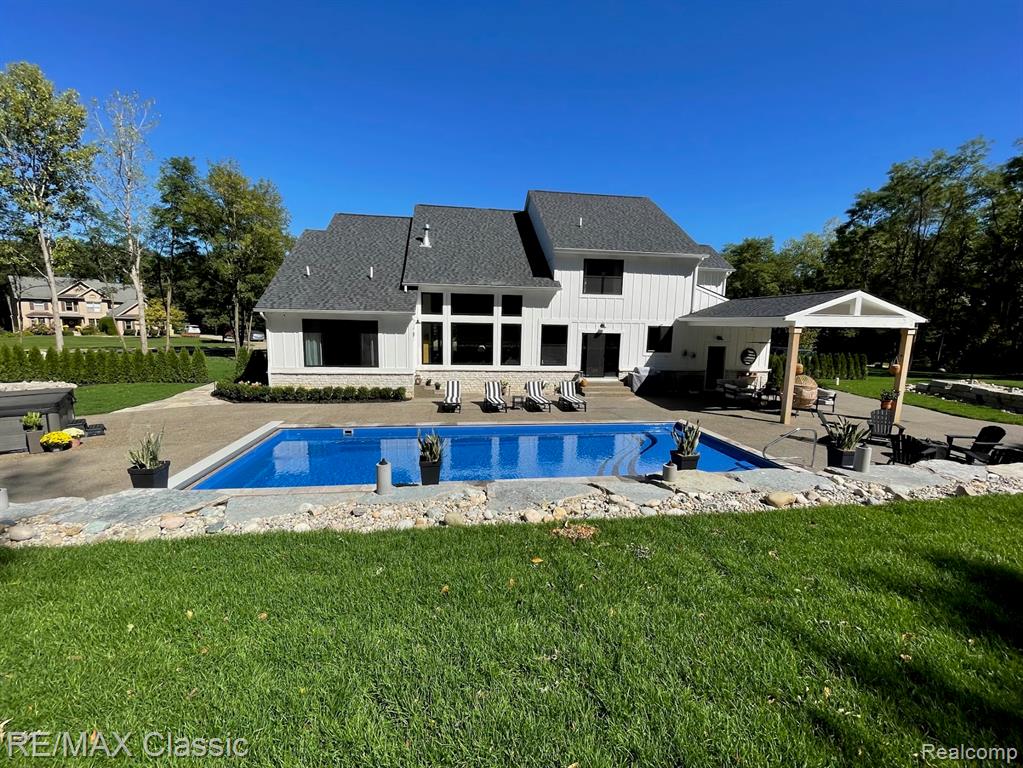 main property photo 3