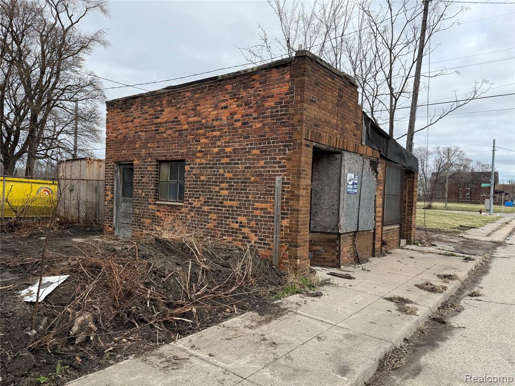 main property photo 4