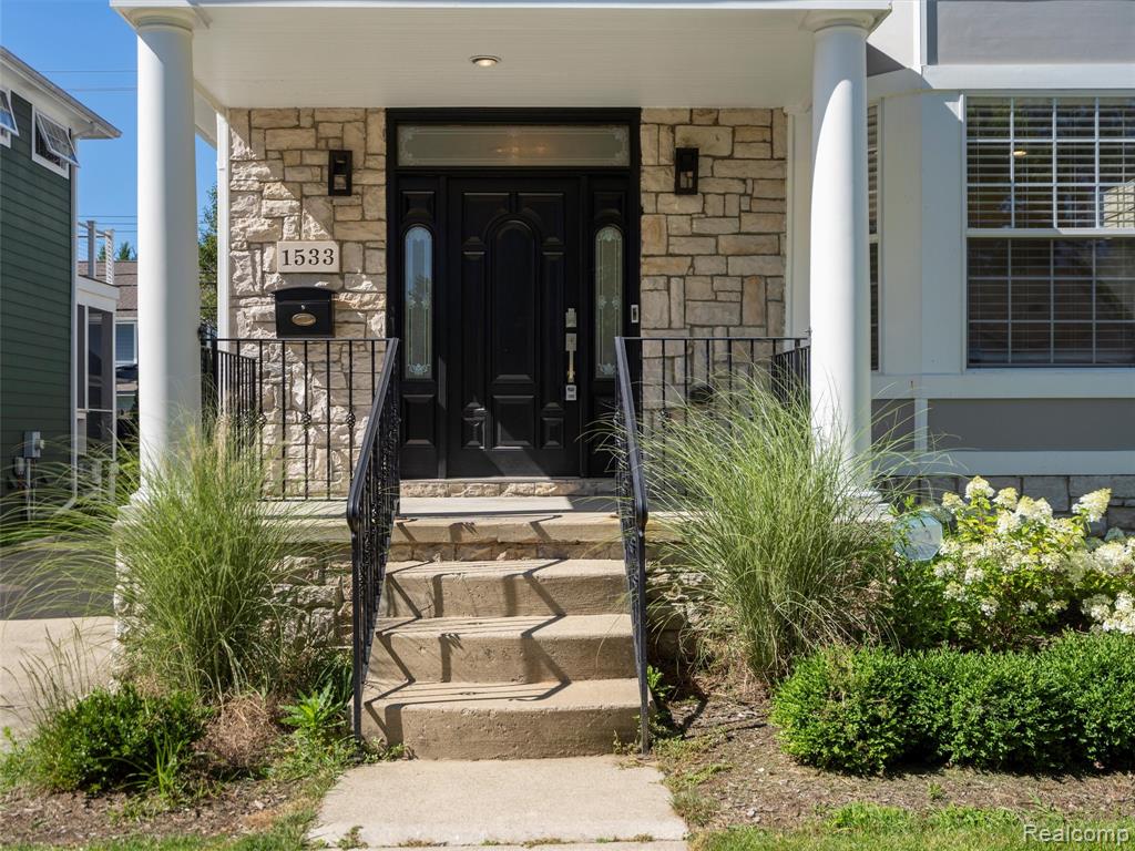 property viewer photo 2