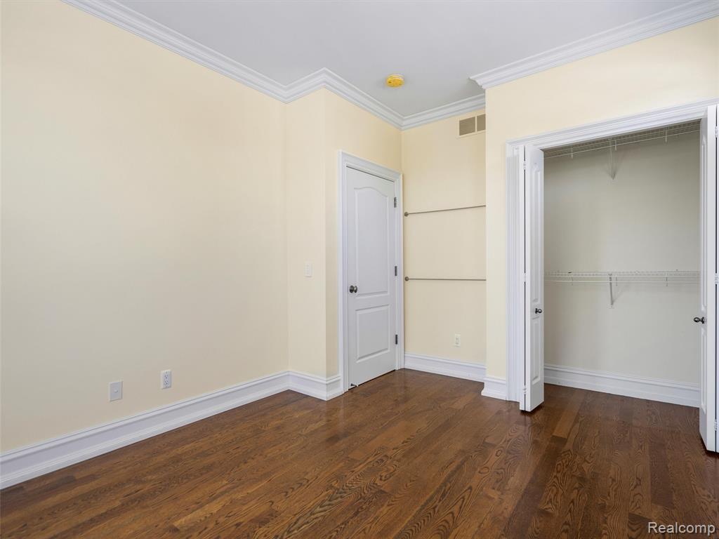 property viewer photo 24