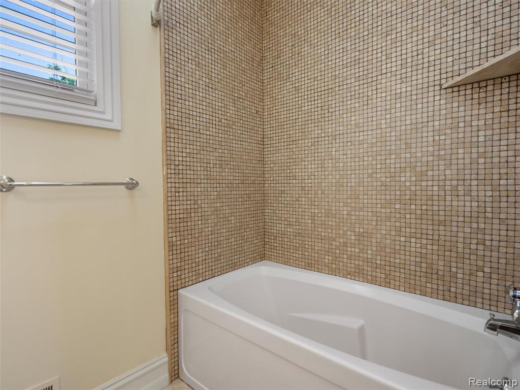 property viewer photo 26